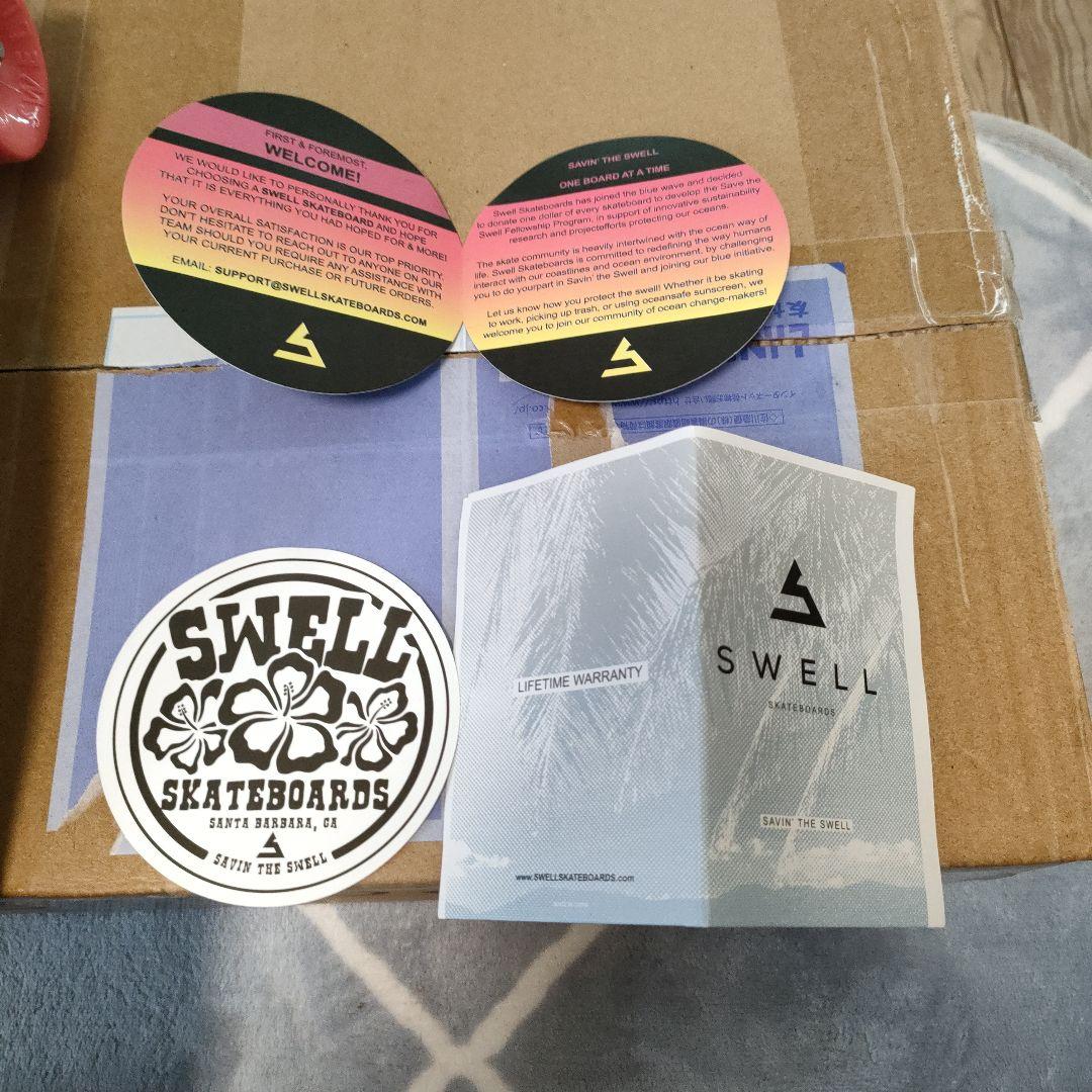 SWELL スケートボード ブラックデッキ 魚デザイン