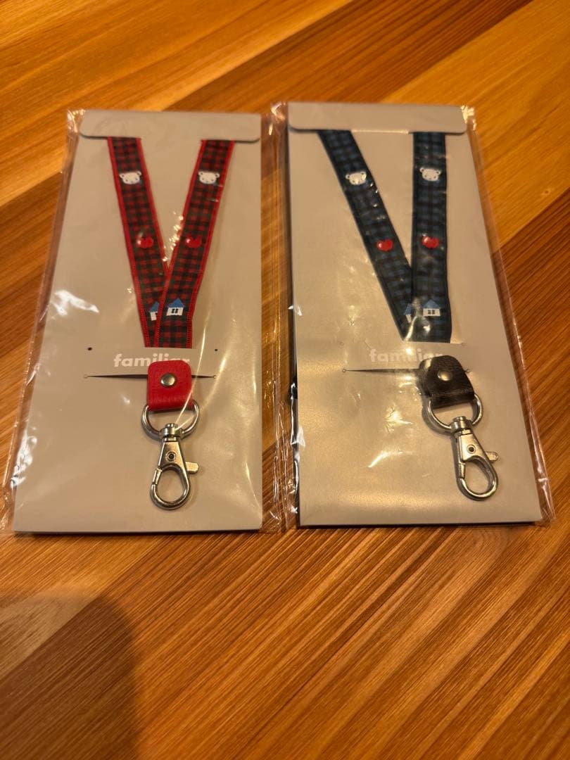 ファミリア　ネックストラップ