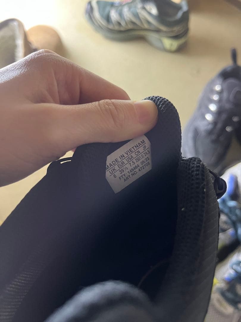 SALOMON ブラック トレイルランニングシューズ　GORE-TEX