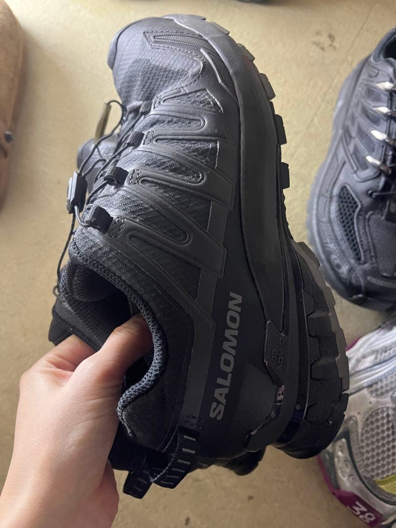 SALOMON ブラック トレイルランニングシューズ　GORE-TEX
