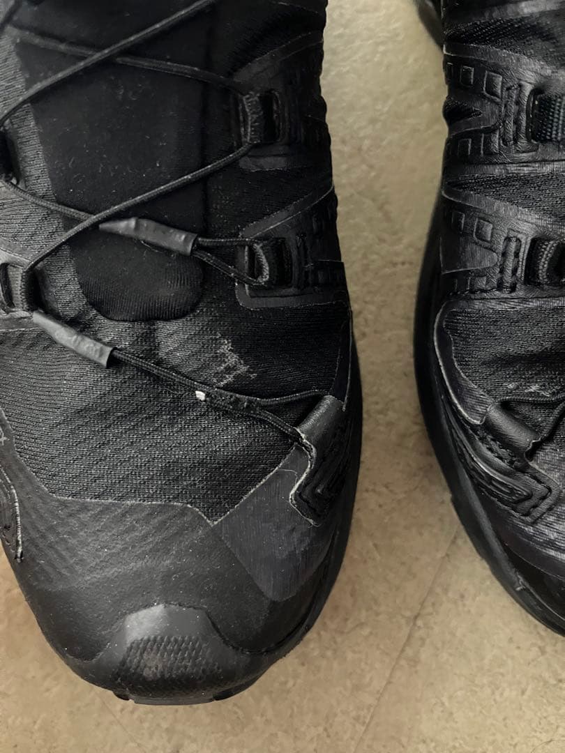 SALOMON ブラック トレイルランニングシューズ　GORE-TEX