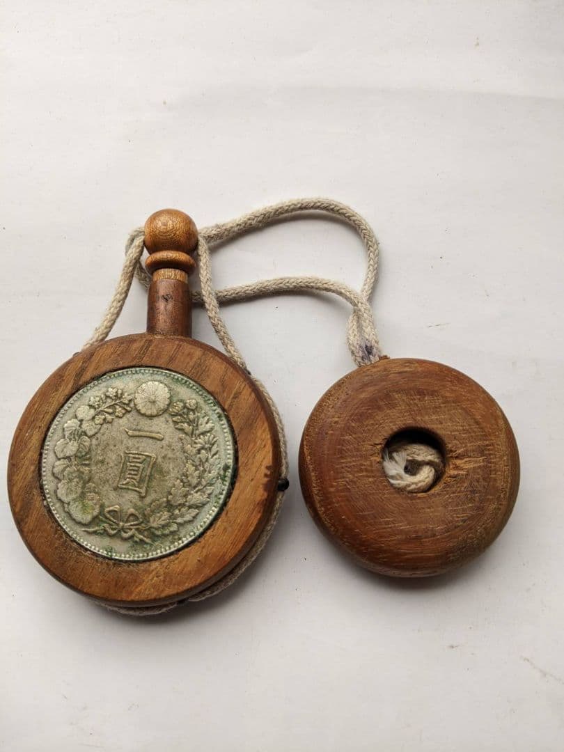 専用です　　貿易銀 2枚　携帯用　薬入れ　骨董品