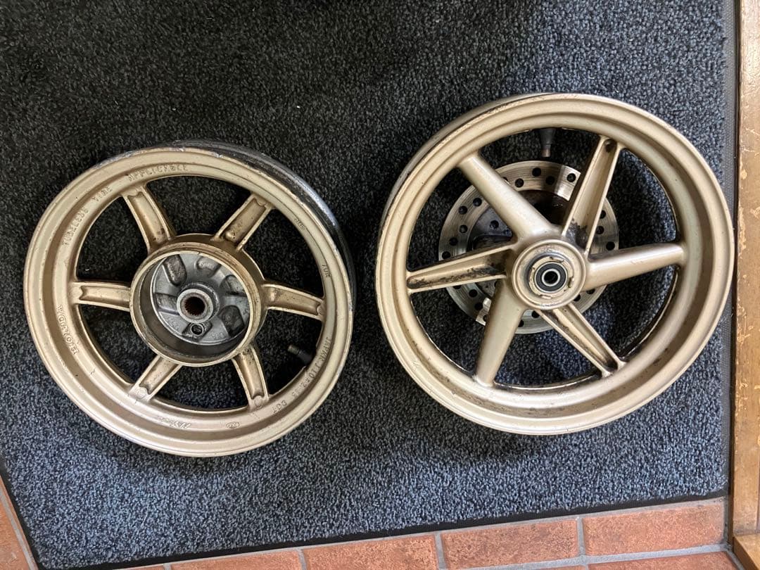 ライブディオZXフロントディスク　ホイール前後