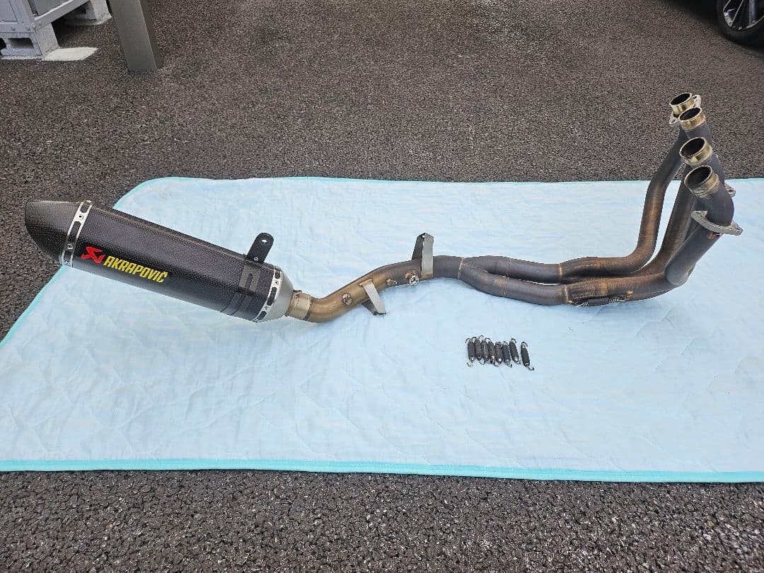 Z-1000用　Akrapovic マフラー