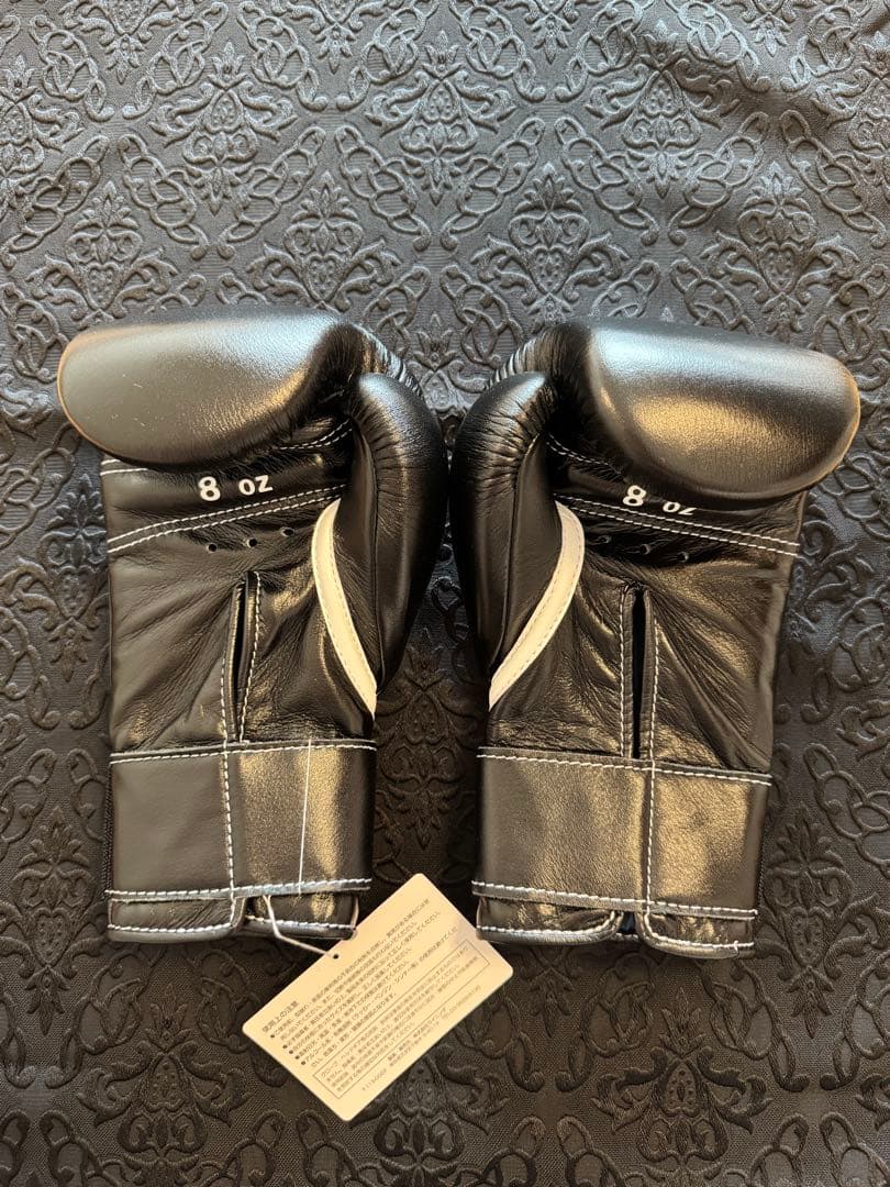 ウィニング　Winning ボクシンググローブ 8 oz ブラック新品未使用品