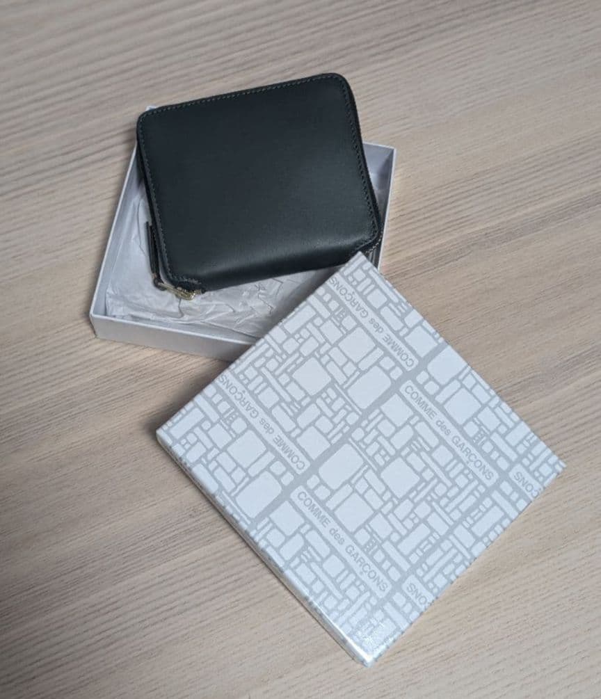 新品　COMME des GARCONS　コムデギャルソン　折り財布　グリーン