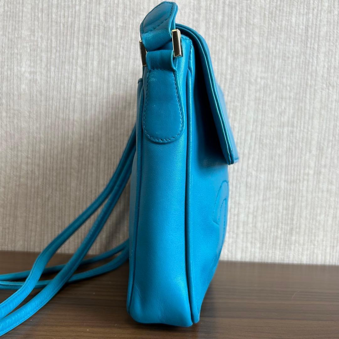 真贋済　CHANEL シャネル ブルー レザー ショルダーバッグ　ココマーク