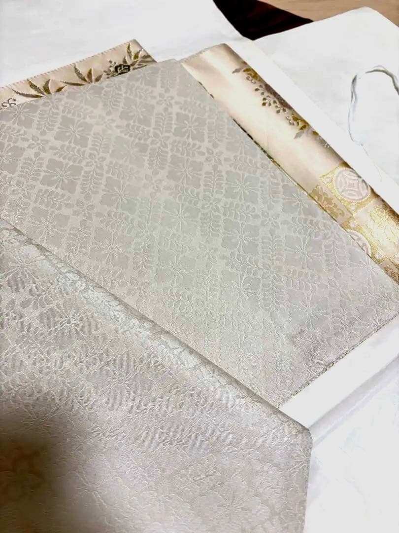 【値下げ】新品・未使用　西陣織六通柄袋帯　訳あり品　美しいキモノ掲載品