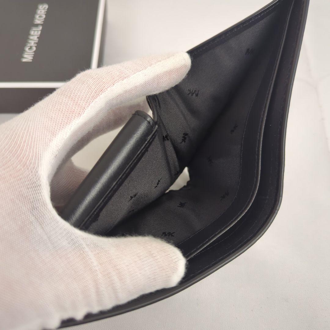 【新品 未使用級】MICHAEL KORS マイケルコース 二つ折り 財布