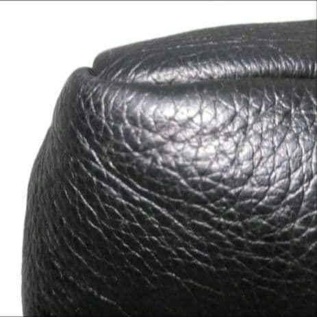 ✨極美品✨ヤングアンドオルセン　エンボスレザートート М　本革　ブラック　底板付