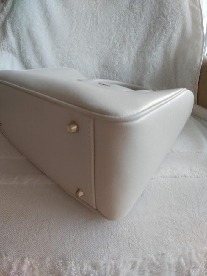 新品・未使用 フルラ FURLA ホワイト レザートートバッグ