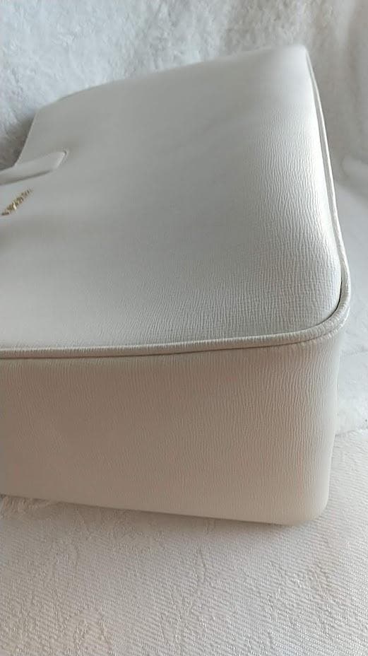 新品・未使用 フルラ FURLA ホワイト レザートートバッグ