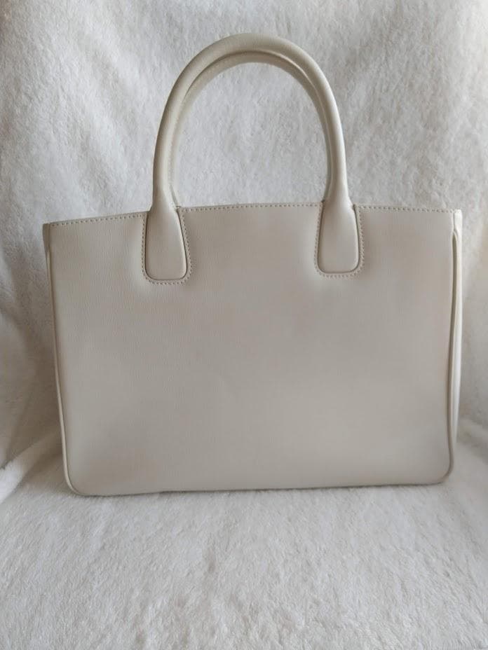 新品・未使用 フルラ FURLA ホワイト レザートートバッグ