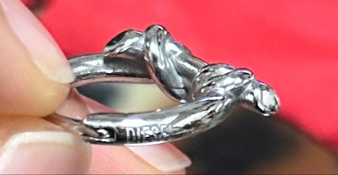 は*な様 [完売品] diesel シルバー フープピアス　片耳用　正規品　箱付