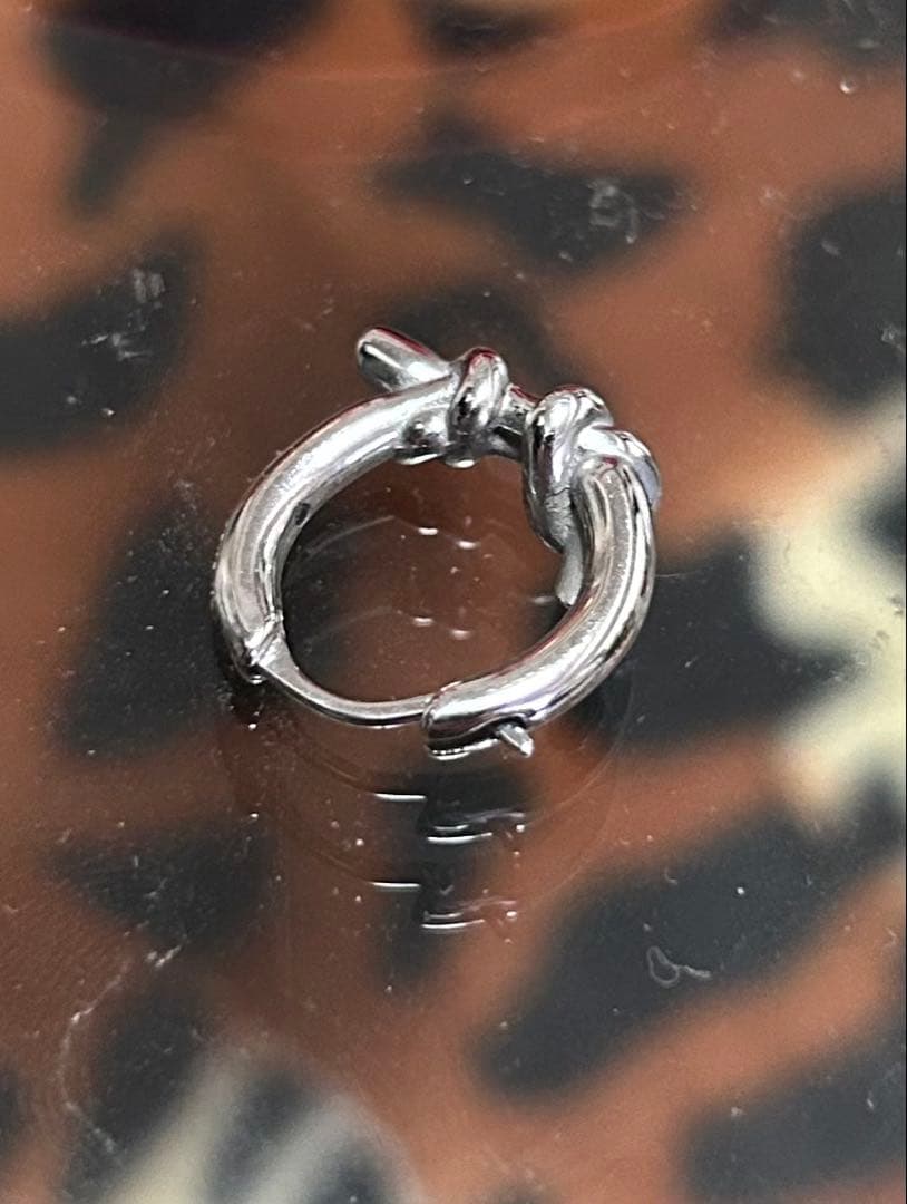 は*な様 [完売品] diesel シルバー フープピアス　片耳用　正規品　箱付