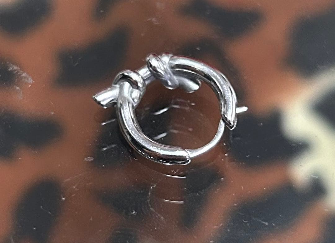 は*な様 [完売品] diesel シルバー フープピアス　片耳用　正規品　箱付