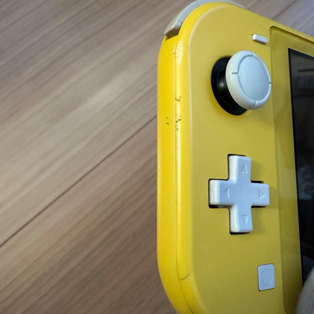 【動作品】Switch lite本体 ソフト3本付き ※本体傷あり