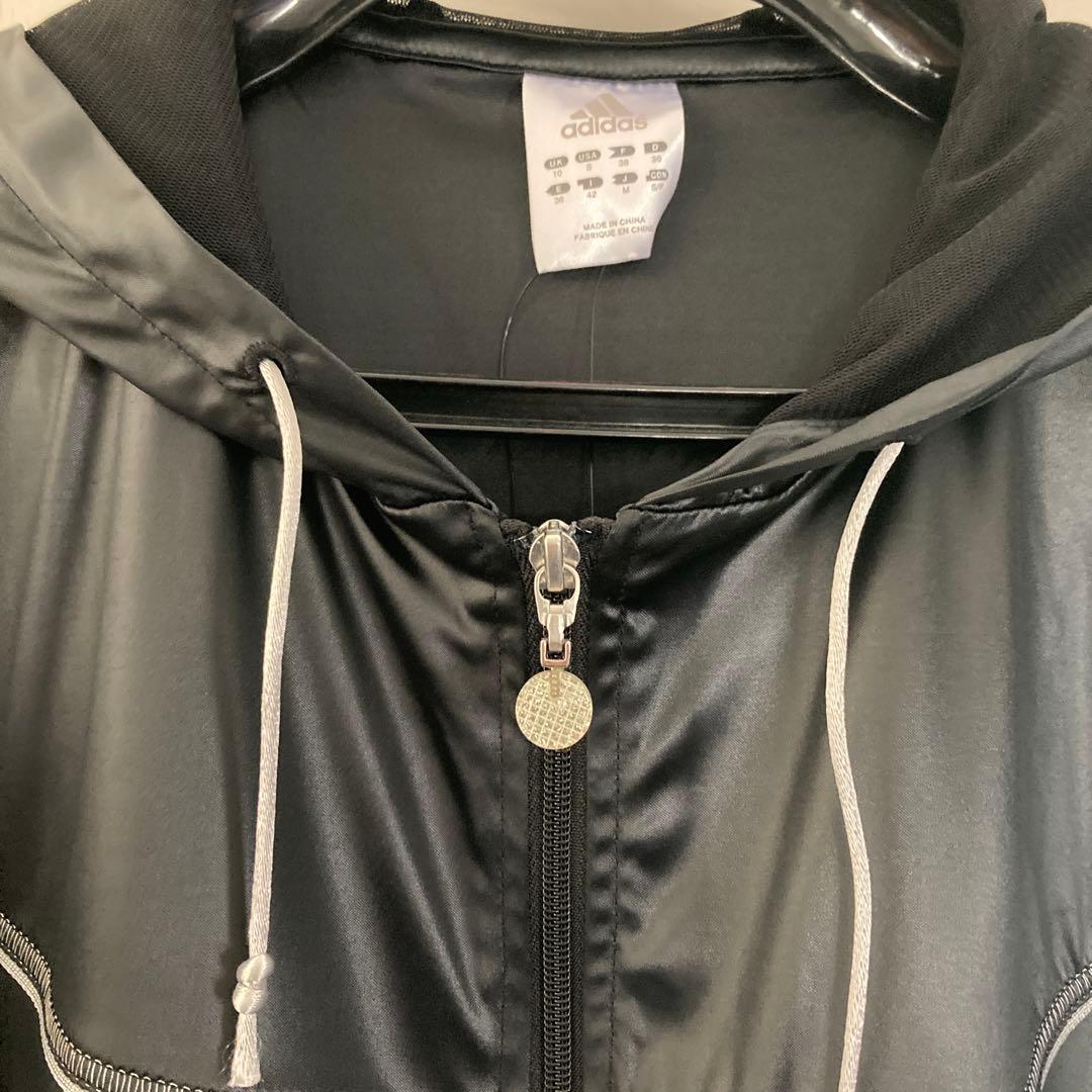 未使用品 adidas フード付きジャケット 黒　M