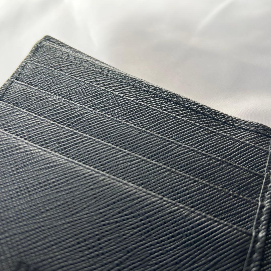 極美品　プラダ　サフィアーノ　二つ折り財布　コンパクトウォレット　箱・カード有