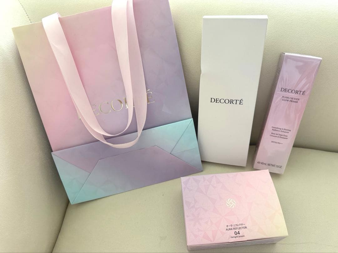 コスメデコルテ　オーラリフレクター04 +フローレススキングロウライザー＋α