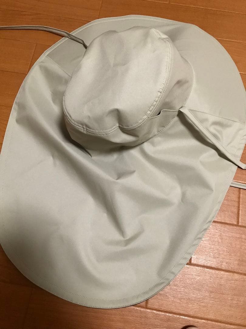 サンバリア100 オーバルハット　べージュ