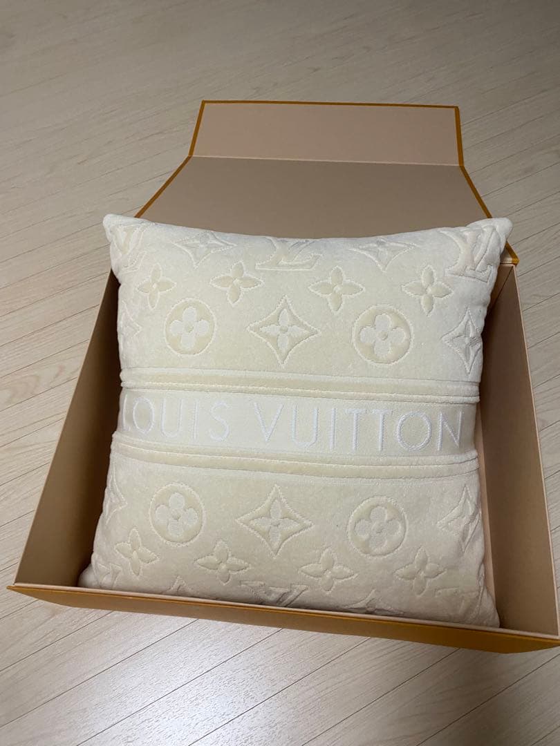 最終値下げ⭐︎Louis Vuitton モノグラムクッション