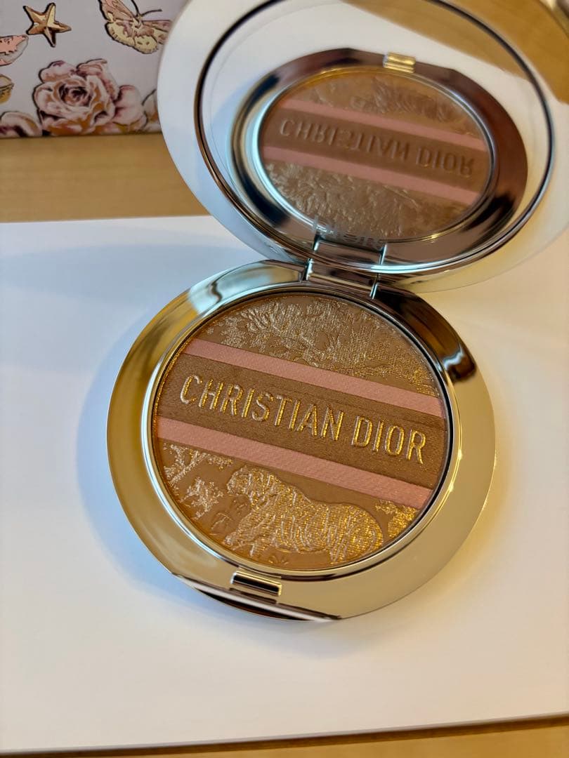 ディオールスキン　フォーエヴァー　ヌードブロンズ　グロウ032 ピンクブロンズ♡