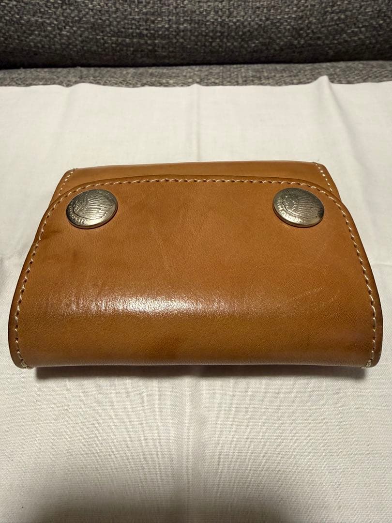 あく レッドムーン コンパクトウォレット サドル