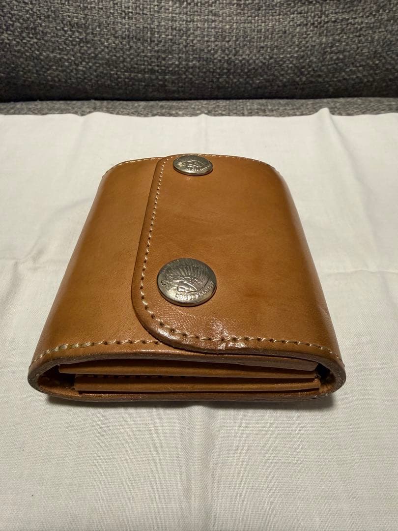 あく レッドムーン コンパクトウォレット サドル