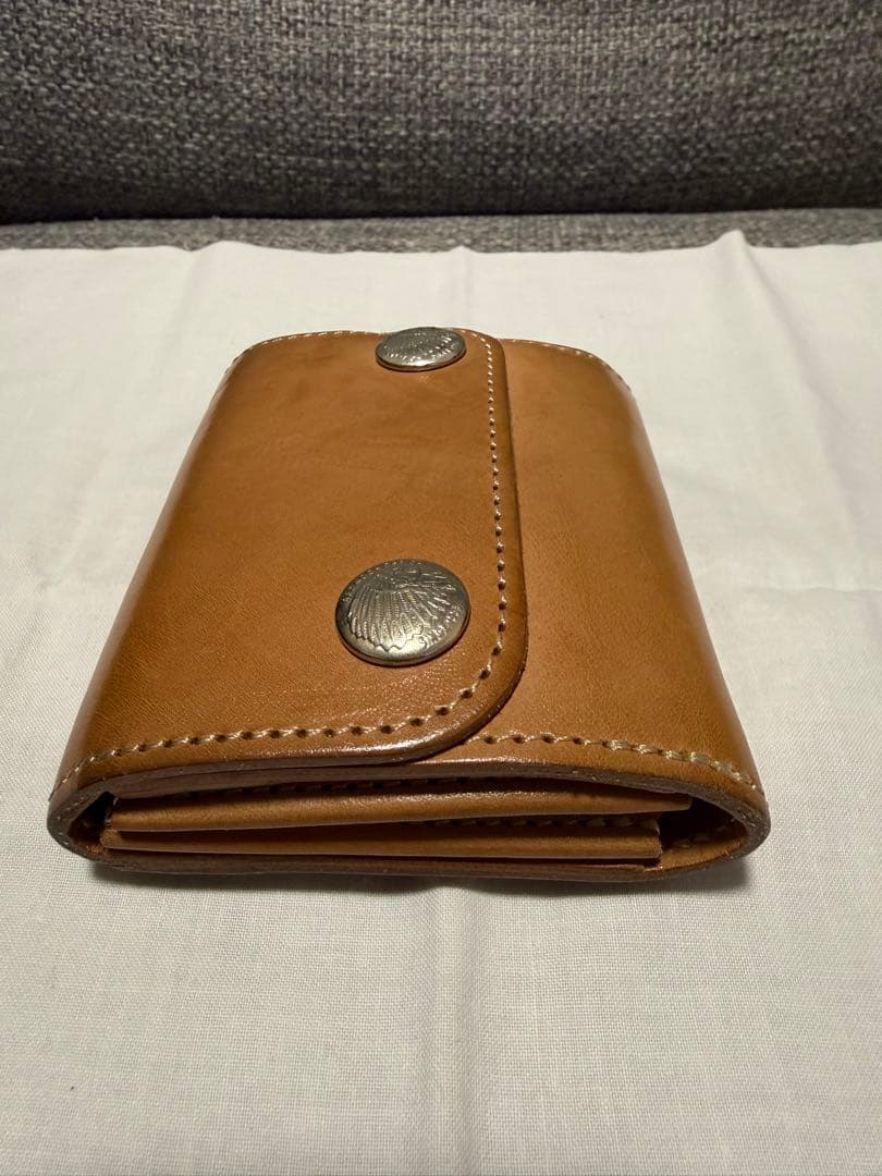 あく レッドムーン コンパクトウォレット サドル