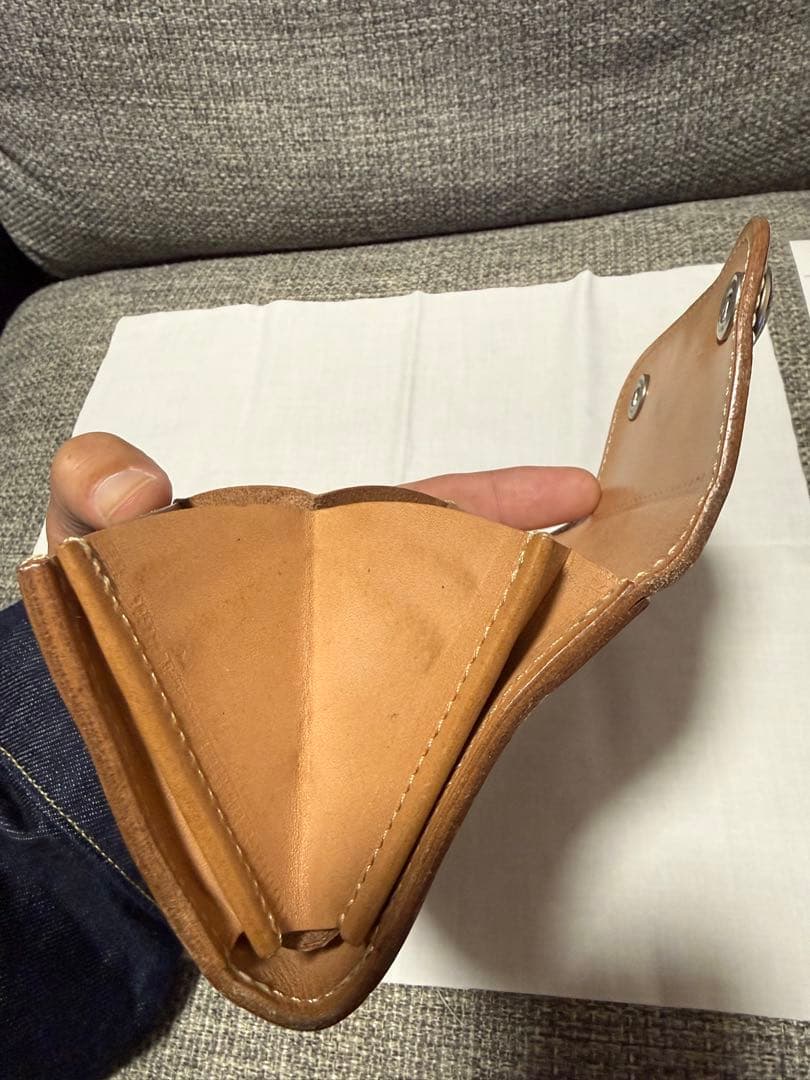 あく レッドムーン コンパクトウォレット サドル