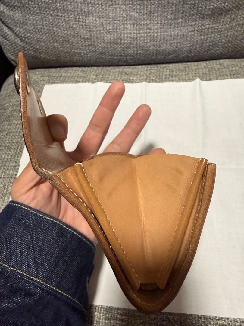 あく レッドムーン コンパクトウォレット サドル