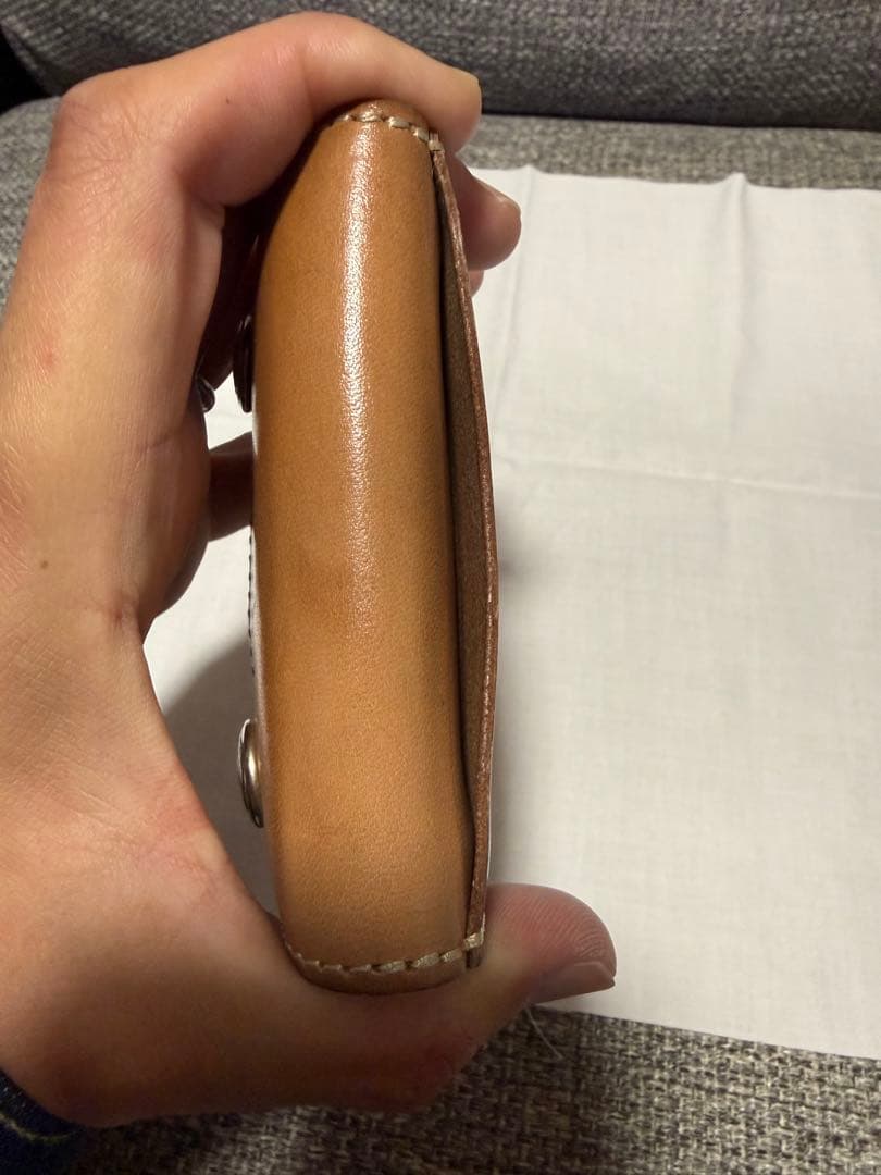 あく レッドムーン コンパクトウォレット サドル