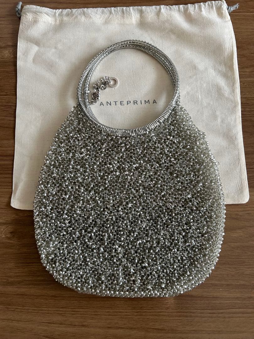 アンテプリマワイヤーバッグシルバー　ラウンド　チャーム付き