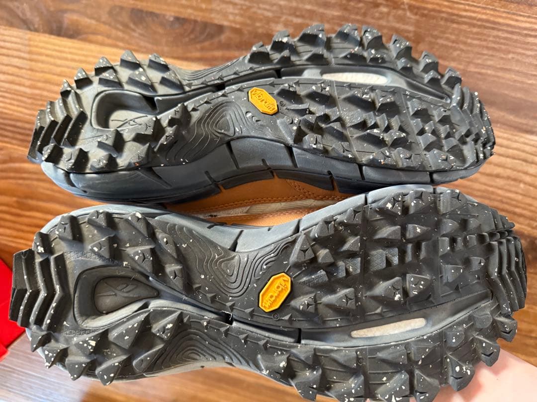 SY　リーボック　zigkinetica 24.5cm ベージュ　ブルー