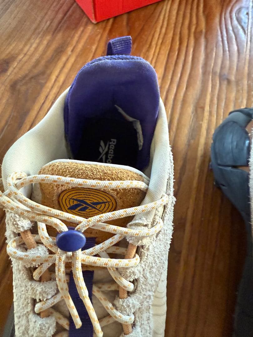 SY　リーボック　zigkinetica 24.5cm ベージュ　ブルー