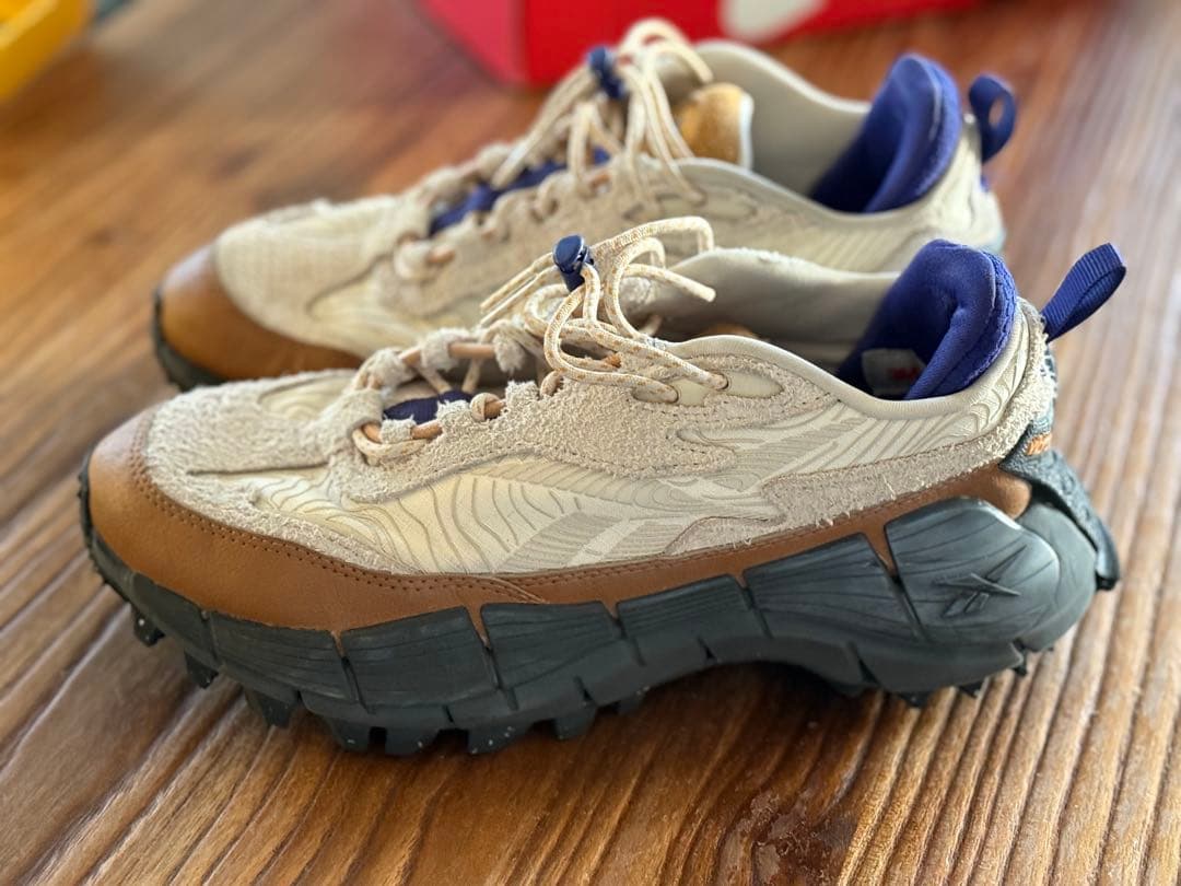 SY　リーボック　zigkinetica 24.5cm ベージュ　ブルー