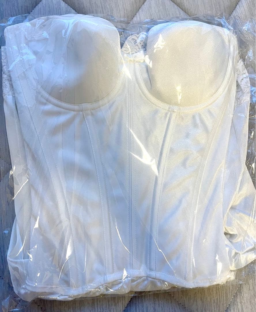 エマリーエ シンプルエリザベート11号 リボンボンネやベール等付