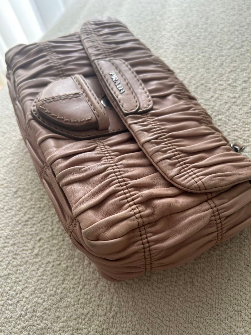 PRADA ショルダーバッグ　NAPPA GAUFRE