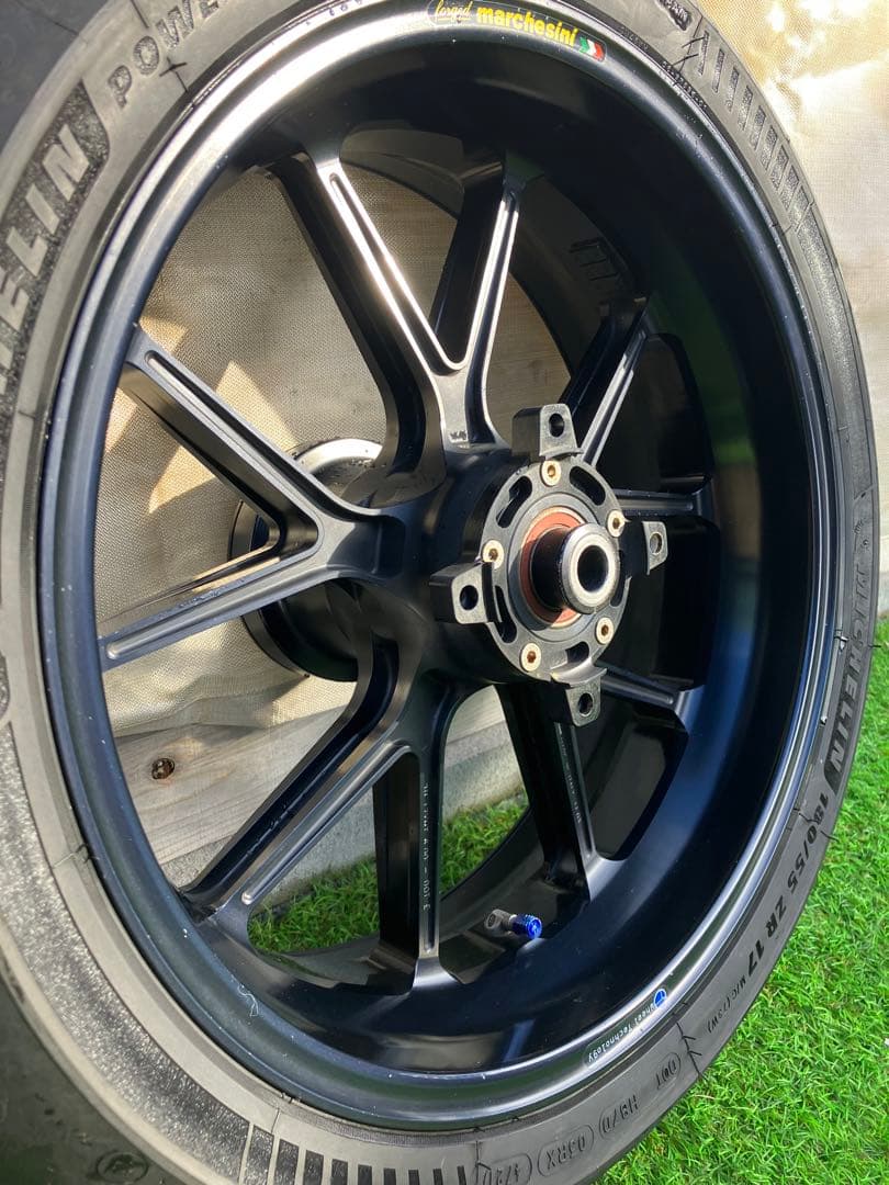 マルケジーニ(MARCHESINI)鍛造アルミホイールM10 VTR1000F