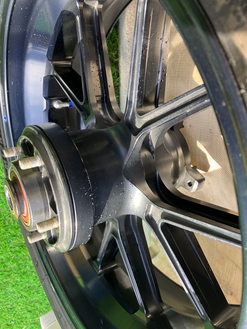 マルケジーニ(MARCHESINI)鍛造アルミホイールM10 VTR1000F