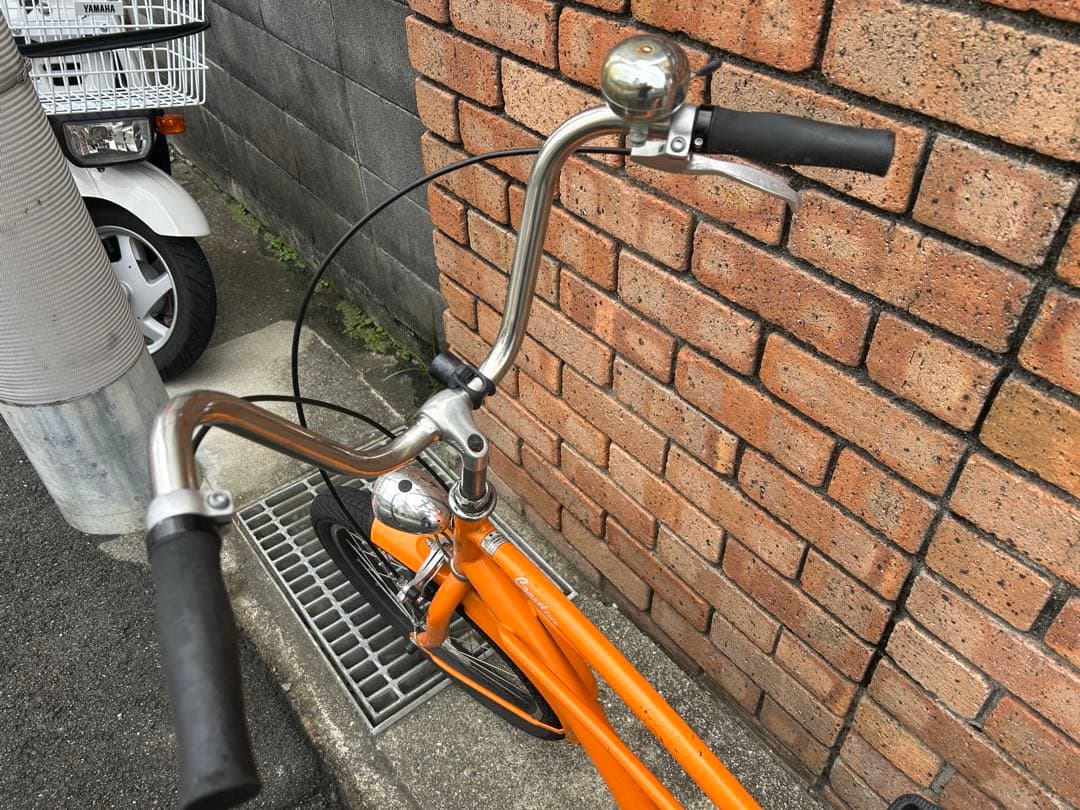 兵庫県神戸市より！ビーチクルーザー　アメ車自転車　オレンジです。