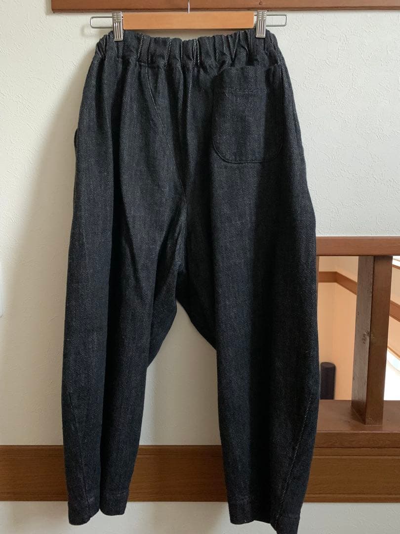 結yui PLANER EASY PANTS LOOSE DENIM ブラック