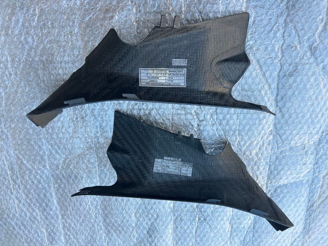 【ドゥカティパフォーマンス】カーボンエアダクトカバー【96900412A】