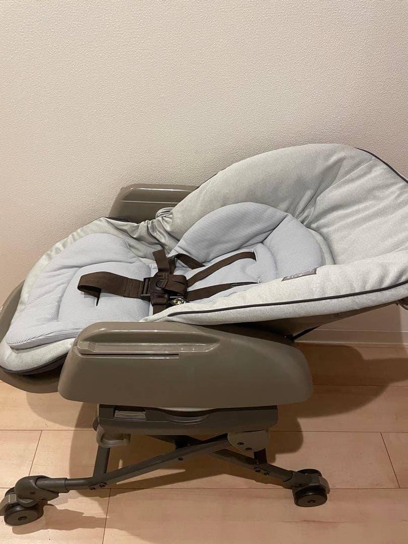 ネムリラ AUTO SWING LM ハイローベビーラック　電動チェア　横浜