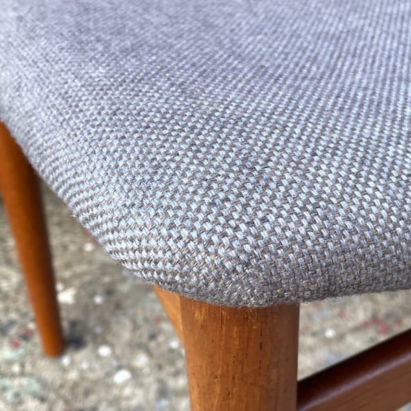 北欧ビンテージ家具　ダイニングチェア　天然木　ファブリック　A