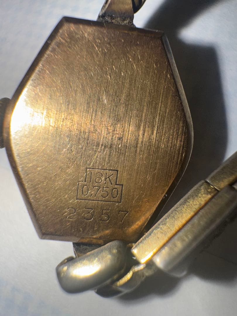 18Kゴールド 手巻き時計 角型 7gm