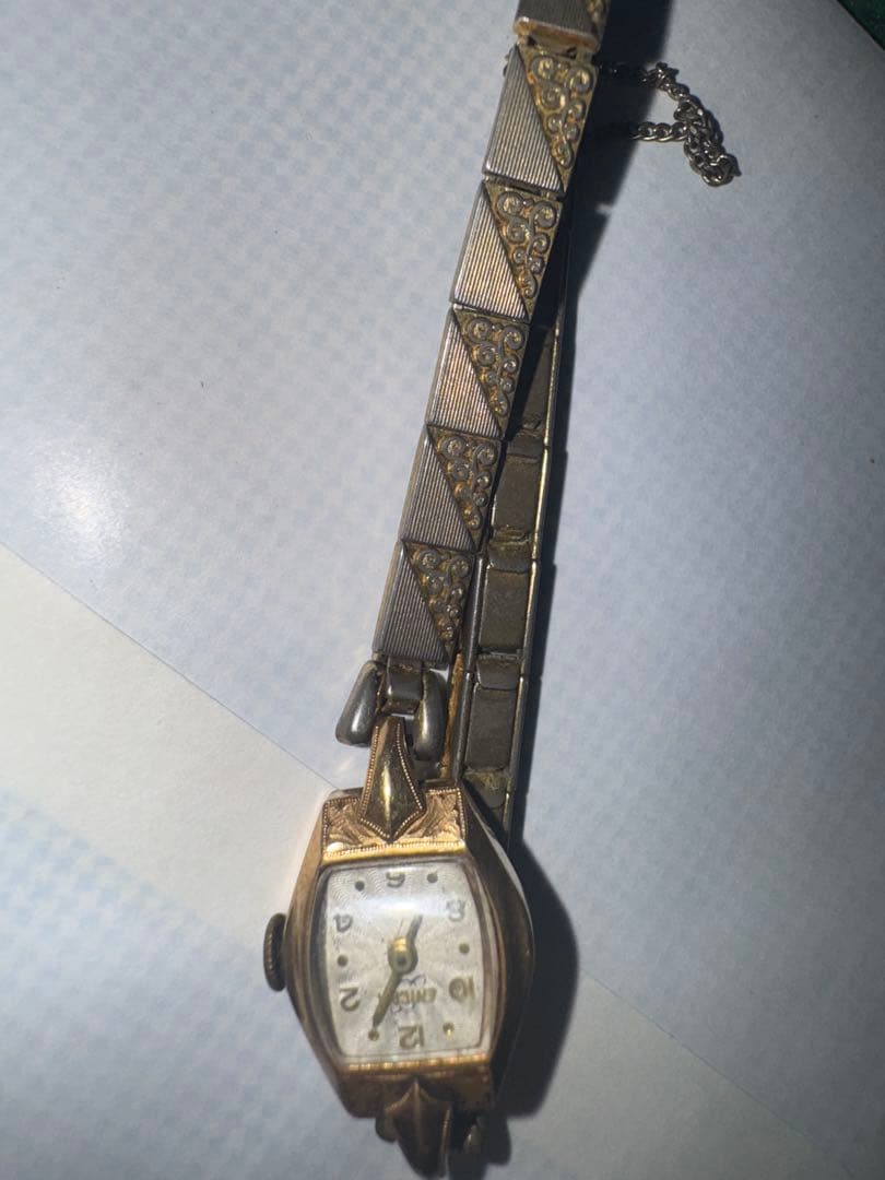 18Kゴールド 手巻き時計 角型 7gm