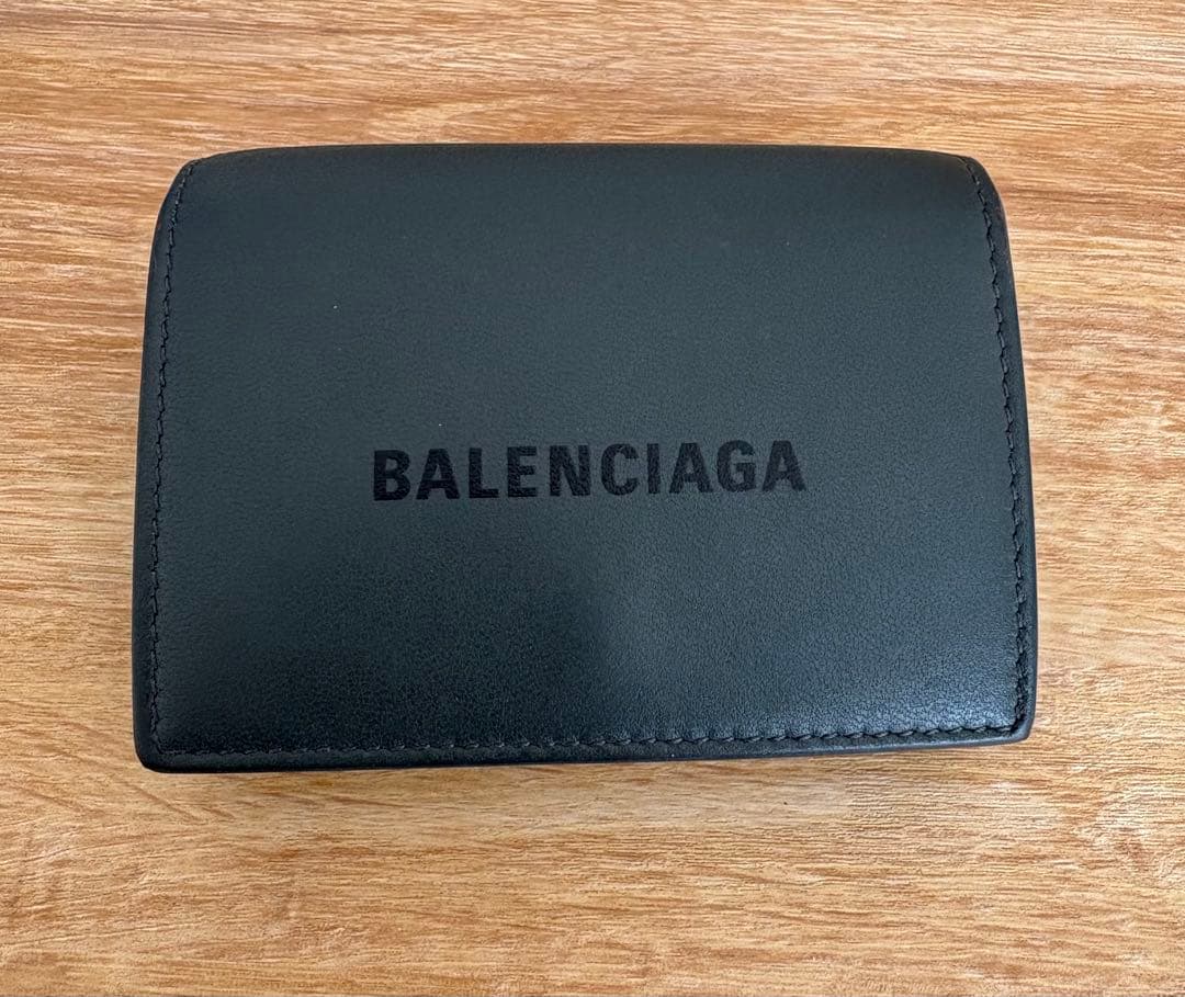 バレンシアガ 三つ折り財布 コンパクト グレー