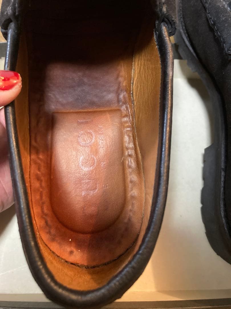 GUCCI ブラック スエード ローファー